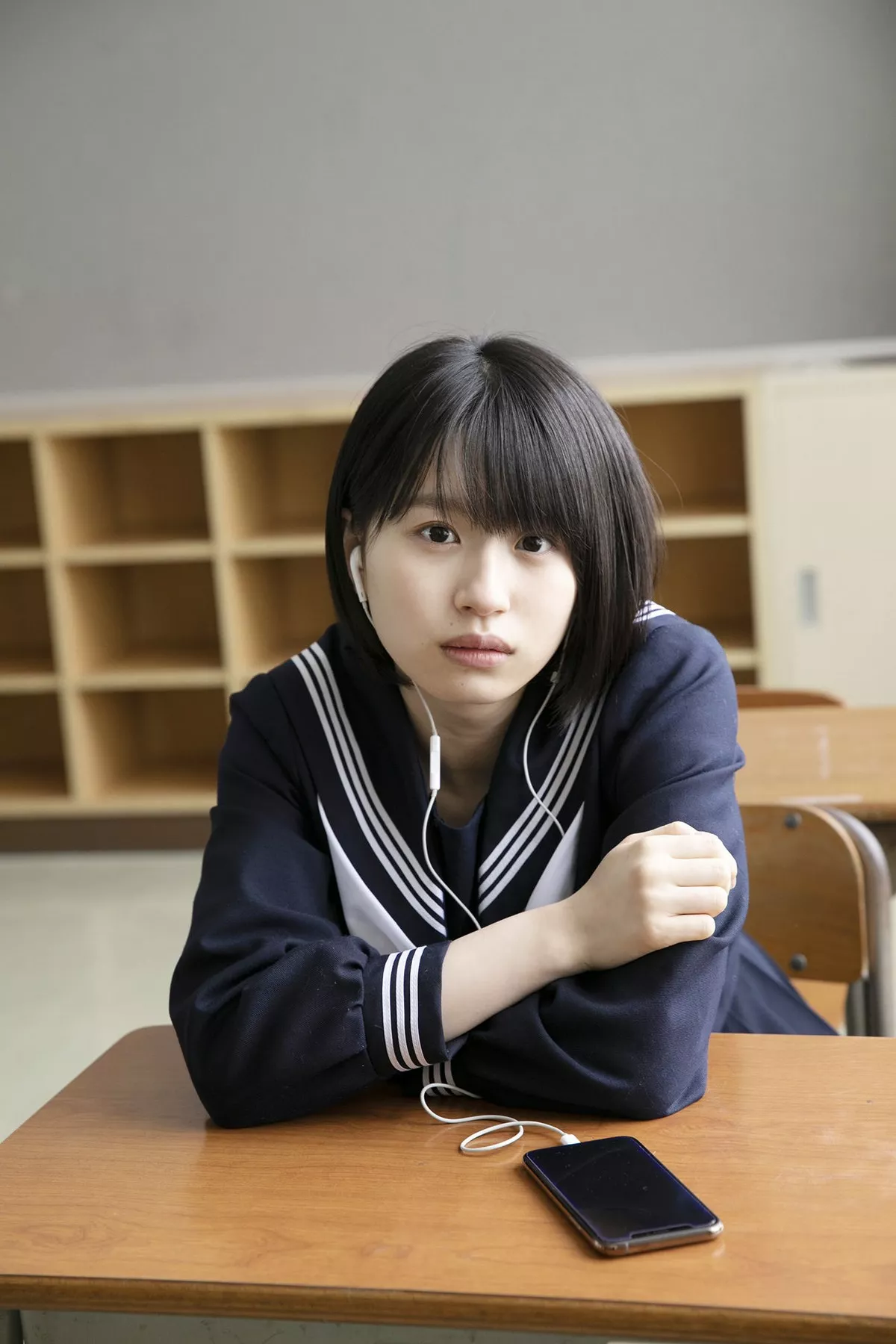 日本清纯美少女浅仓树树教室学生制服+沙滩边性感比基尼秀完美身材写真101P