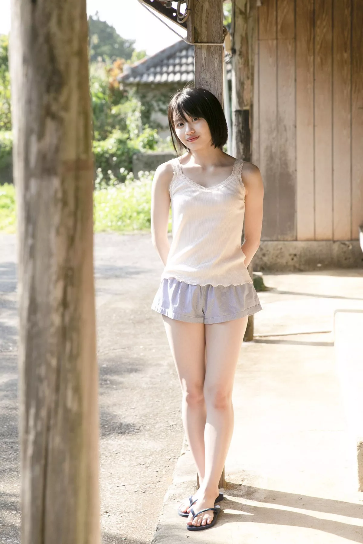 日本清纯美少女浅仓树树教室学生制服+沙滩边性感比基尼秀完美身材写真101P