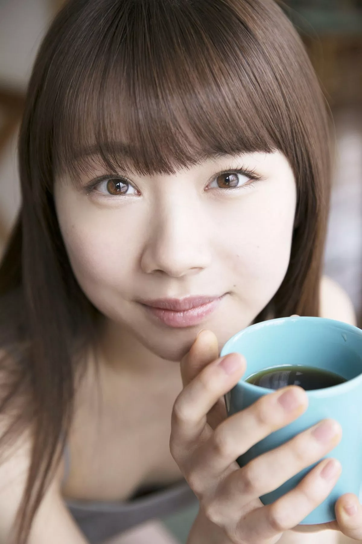 日本美少女石田亚佑美户外性感白衬衣+海边比基尼系列秀完美身材迷人写真104P
