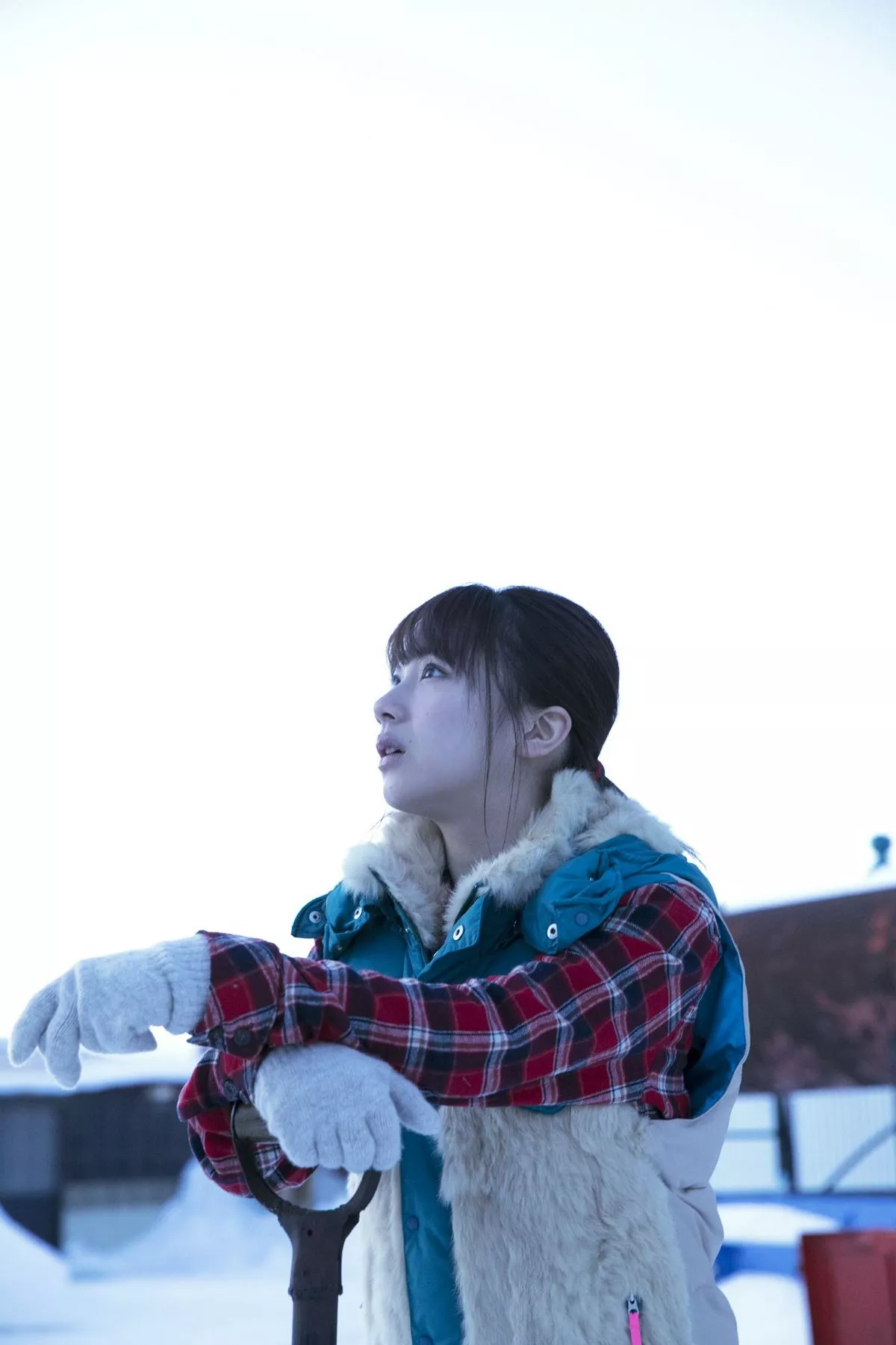 日本美少女石田亚佑美户外性感白衬衣+海边比基尼系列秀完美身材迷人写真104P