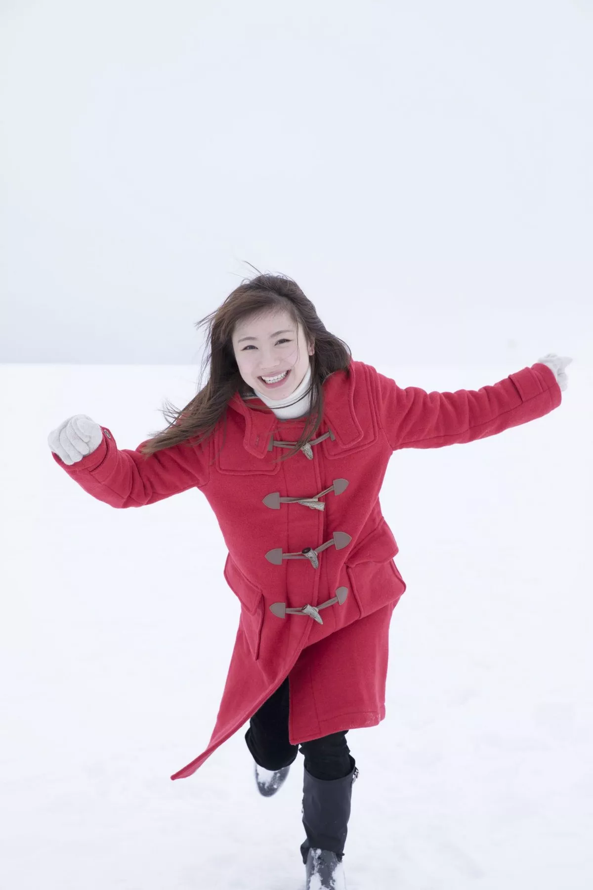 日本美少女石田亚佑美户外性感白衬衣+海边比基尼系列秀完美身材迷人写真104P