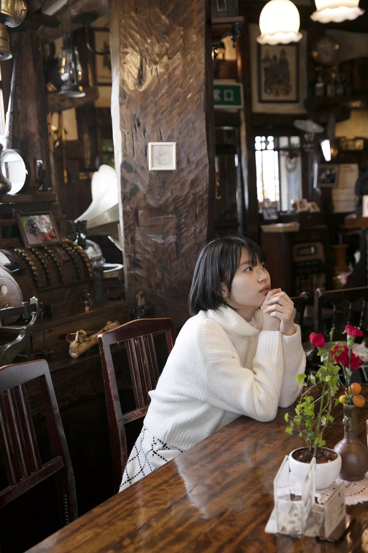 日本清纯美少女浅仓树树教室学生制服+沙滩边性感比基尼秀完美身材写真101P