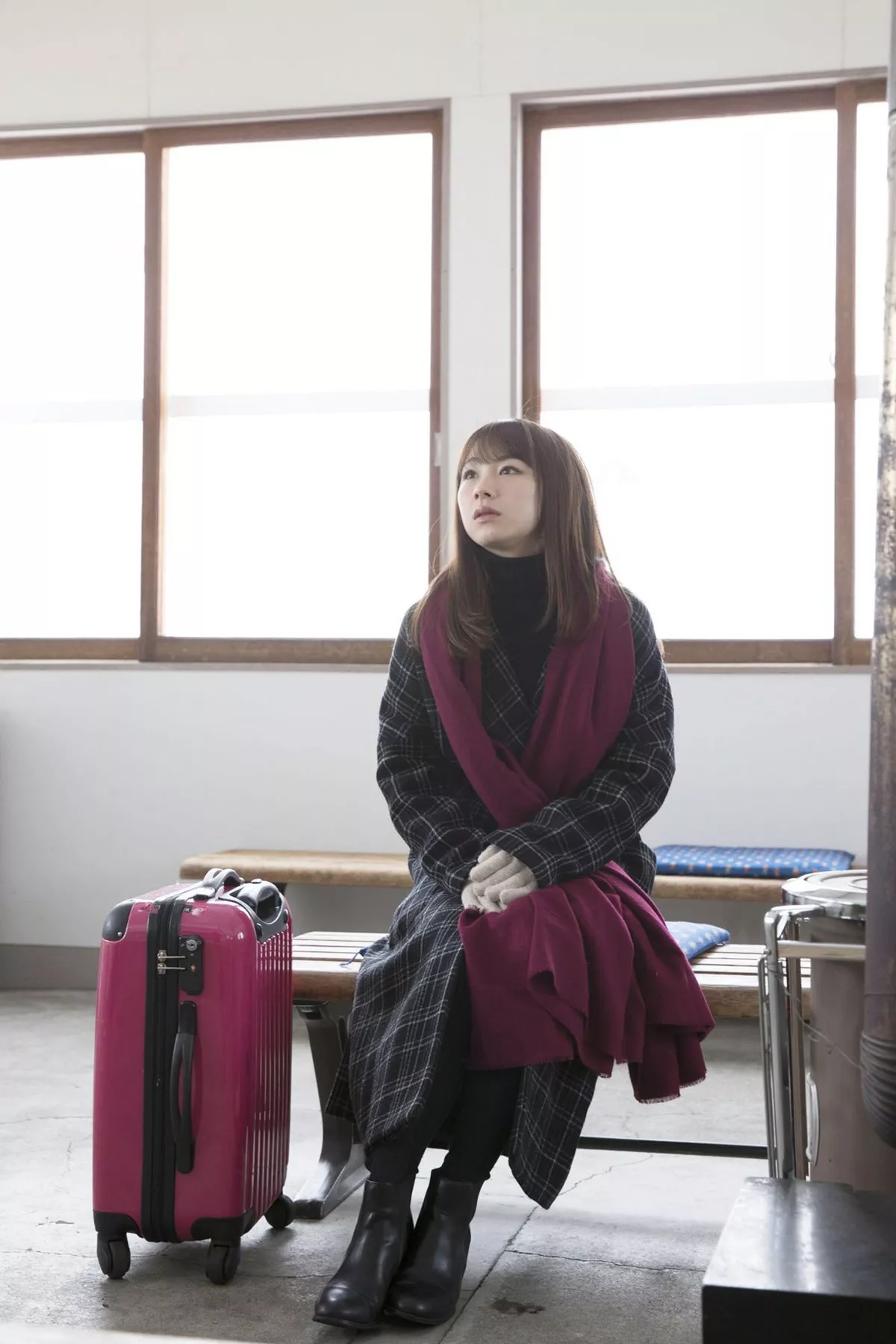 日本美少女石田亚佑美户外性感白衬衣+海边比基尼系列秀完美身材迷人写真104P