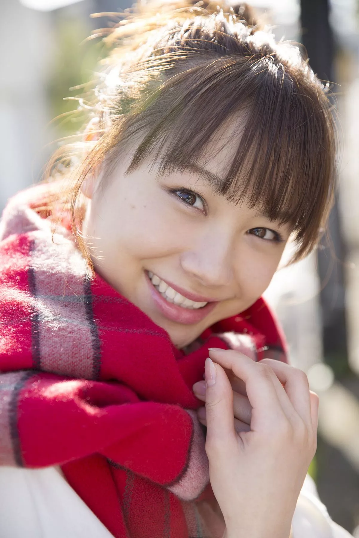 日本美少女石田亚佑美户外性感白衬衣+海边比基尼系列秀完美身材迷人写真104P