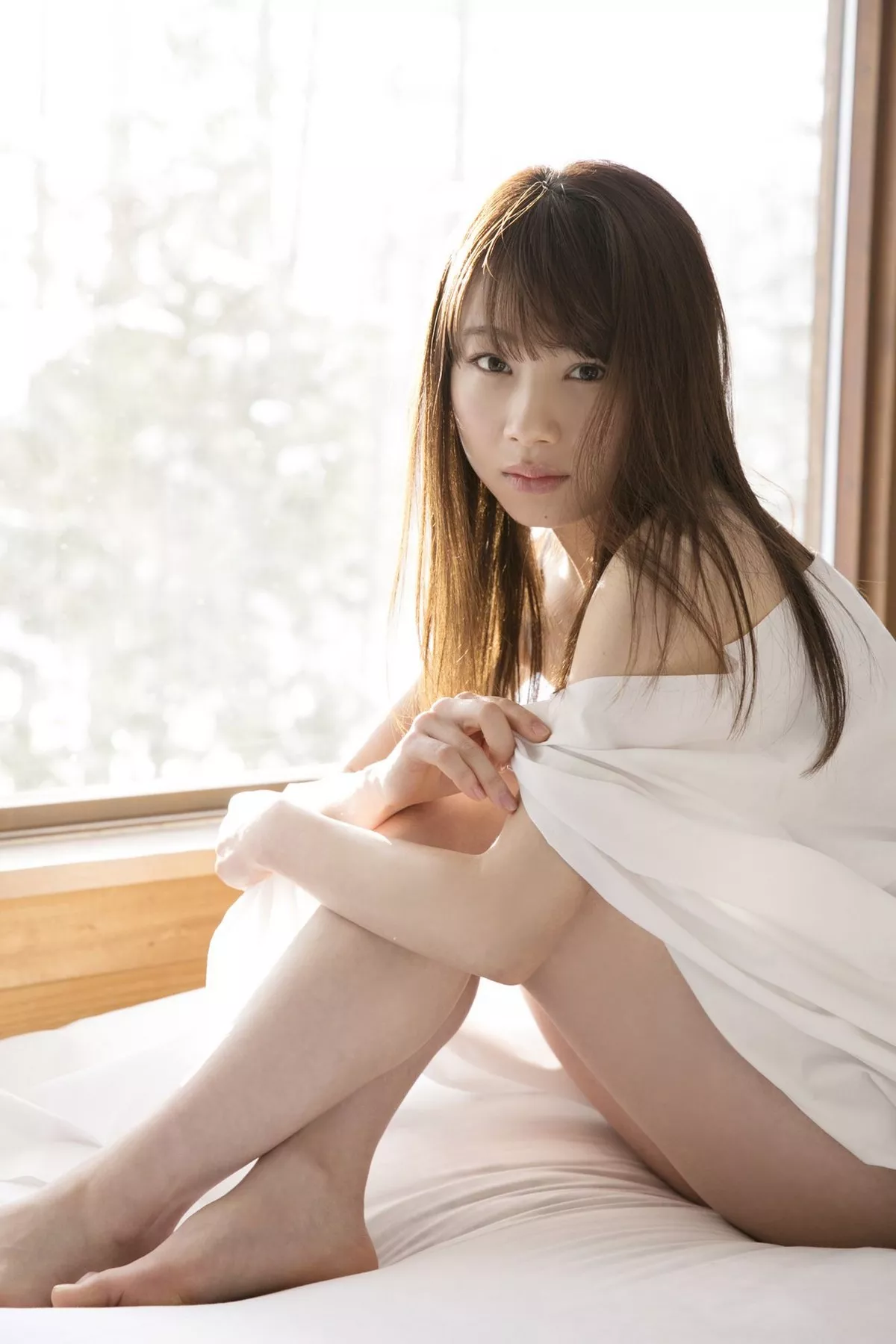 日本美少女石田亚佑美户外性感白衬衣+海边比基尼系列秀完美身材迷人写真104P