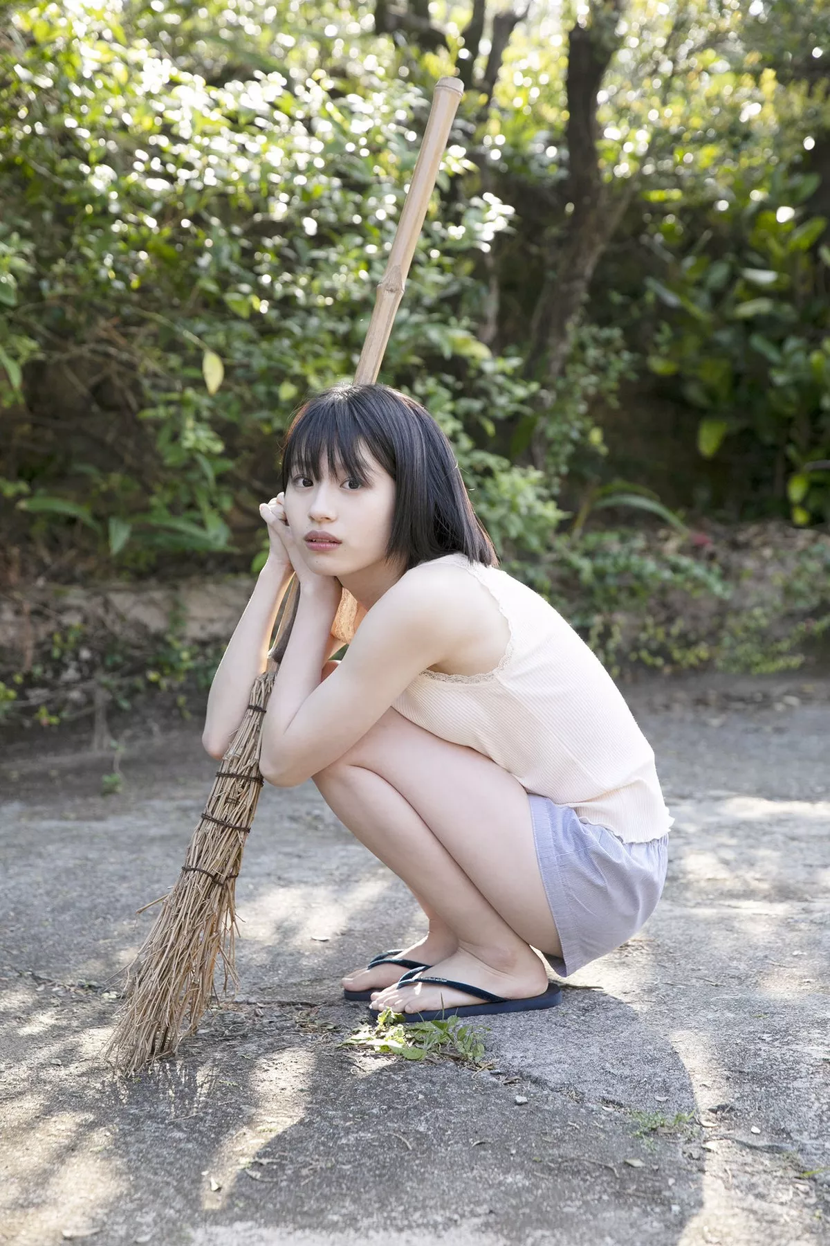 日本清纯美少女浅仓树树教室学生制服+沙滩边性感比基尼秀完美身材写真101P