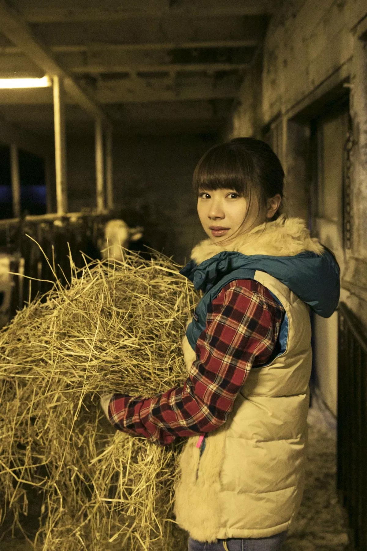 日本美少女石田亚佑美户外性感白衬衣+海边比基尼系列秀完美身材迷人写真104P