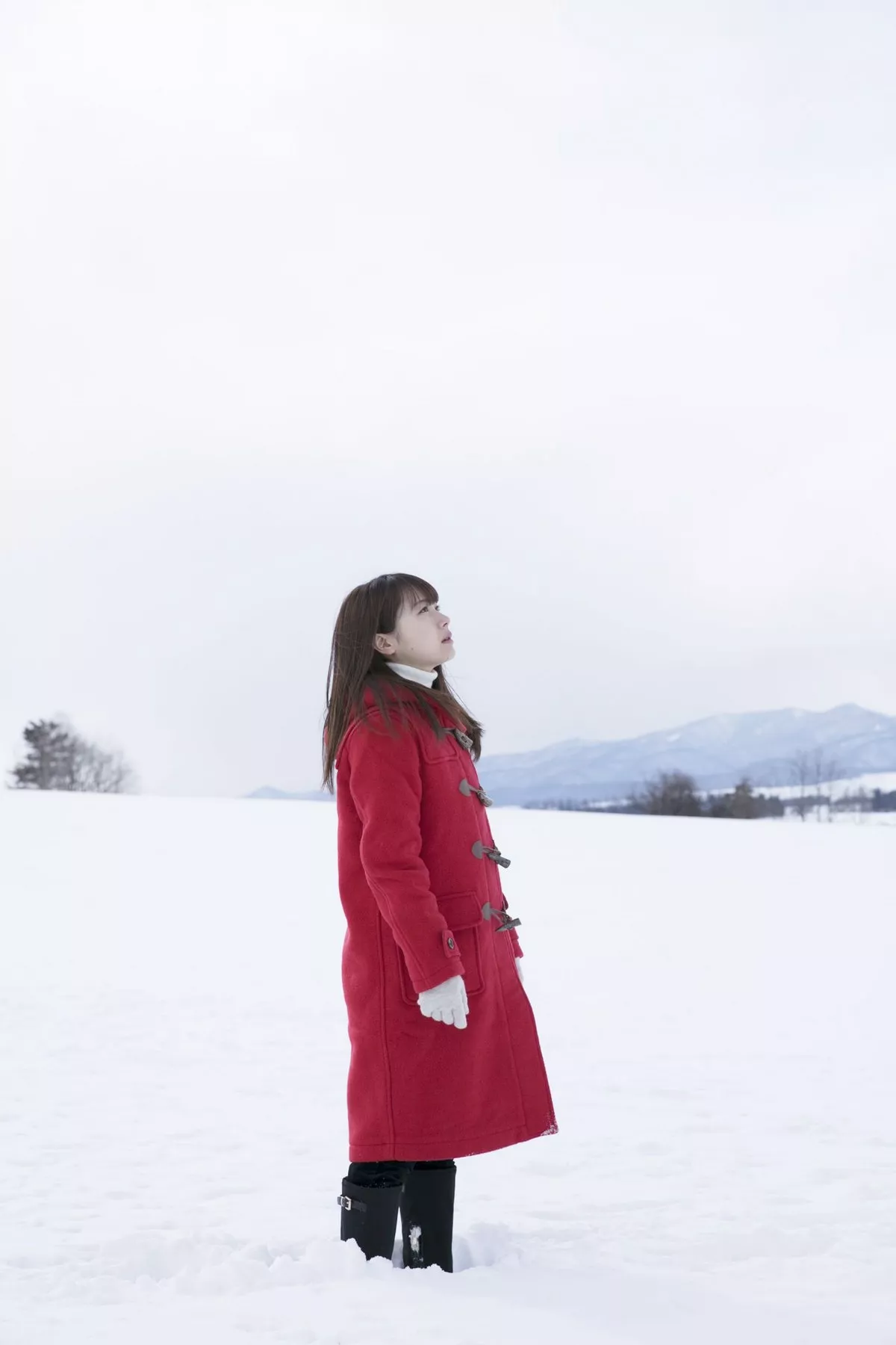 日本美少女石田亚佑美户外性感白衬衣+海边比基尼系列秀完美身材迷人写真104P