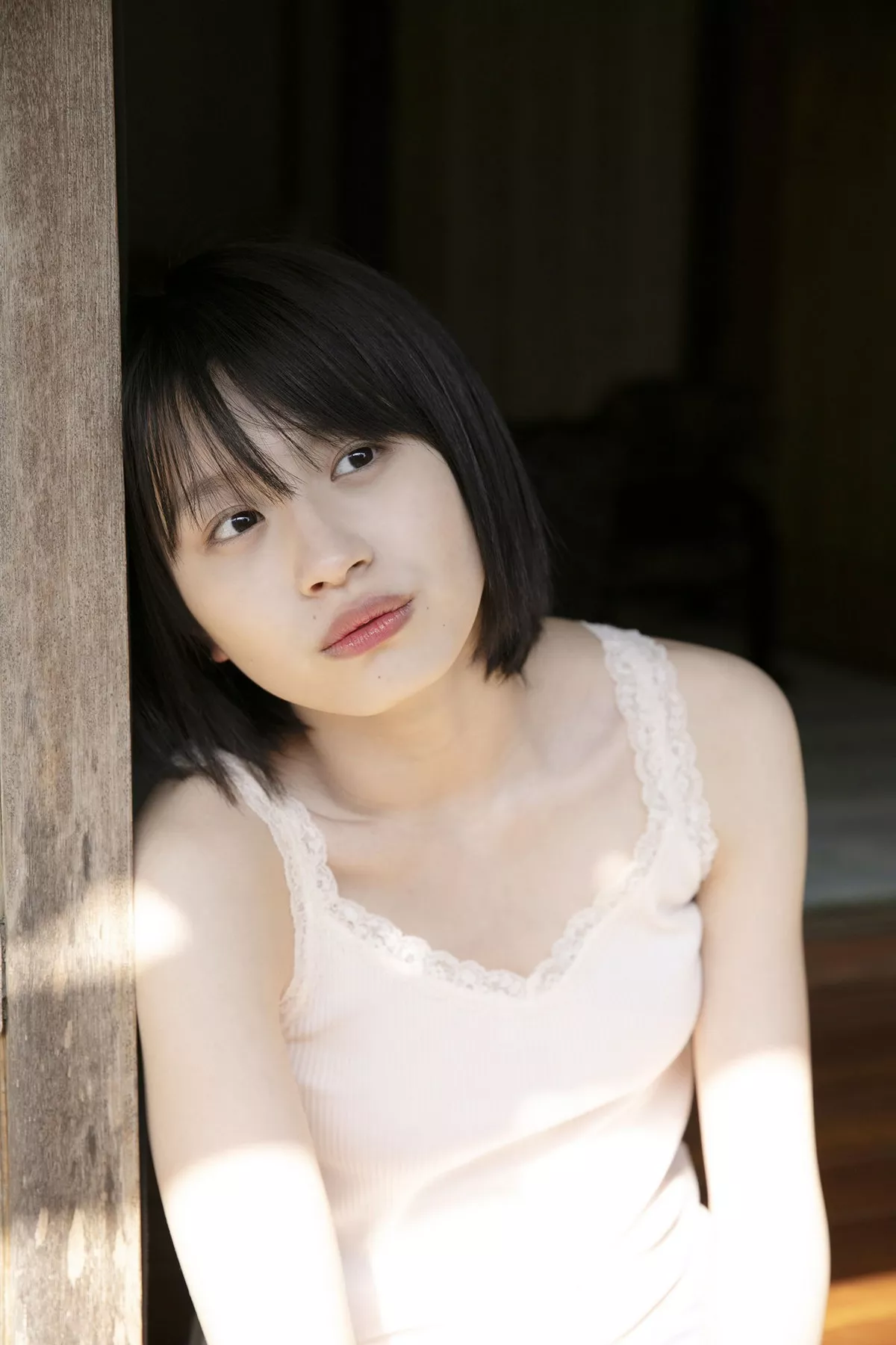 日本清纯美少女浅仓树树教室学生制服+沙滩边性感比基尼秀完美身材写真101P