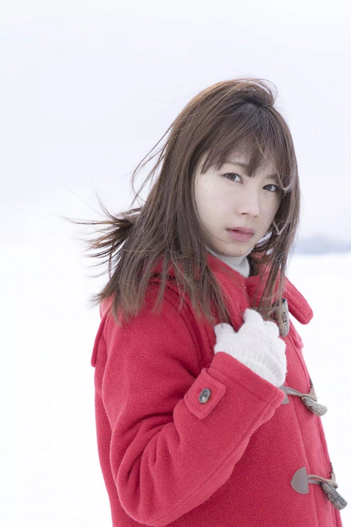 日本美少女石田亚佑美户外性感白衬衣+海边比基尼系列秀完美身材迷人写真104P