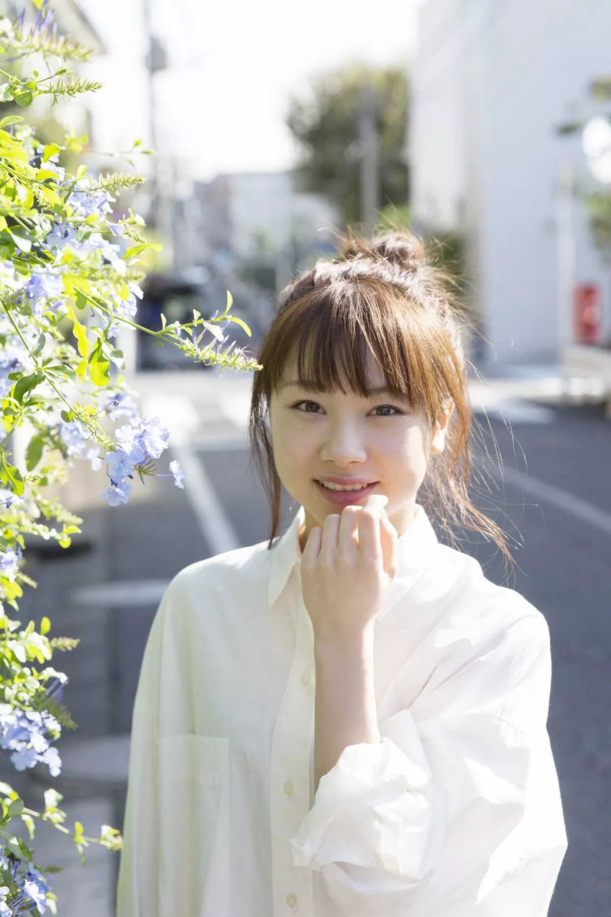 日本美少女石田亚佑美户外性感白衬衣+海边比基尼系列秀完美身材迷人写真104P