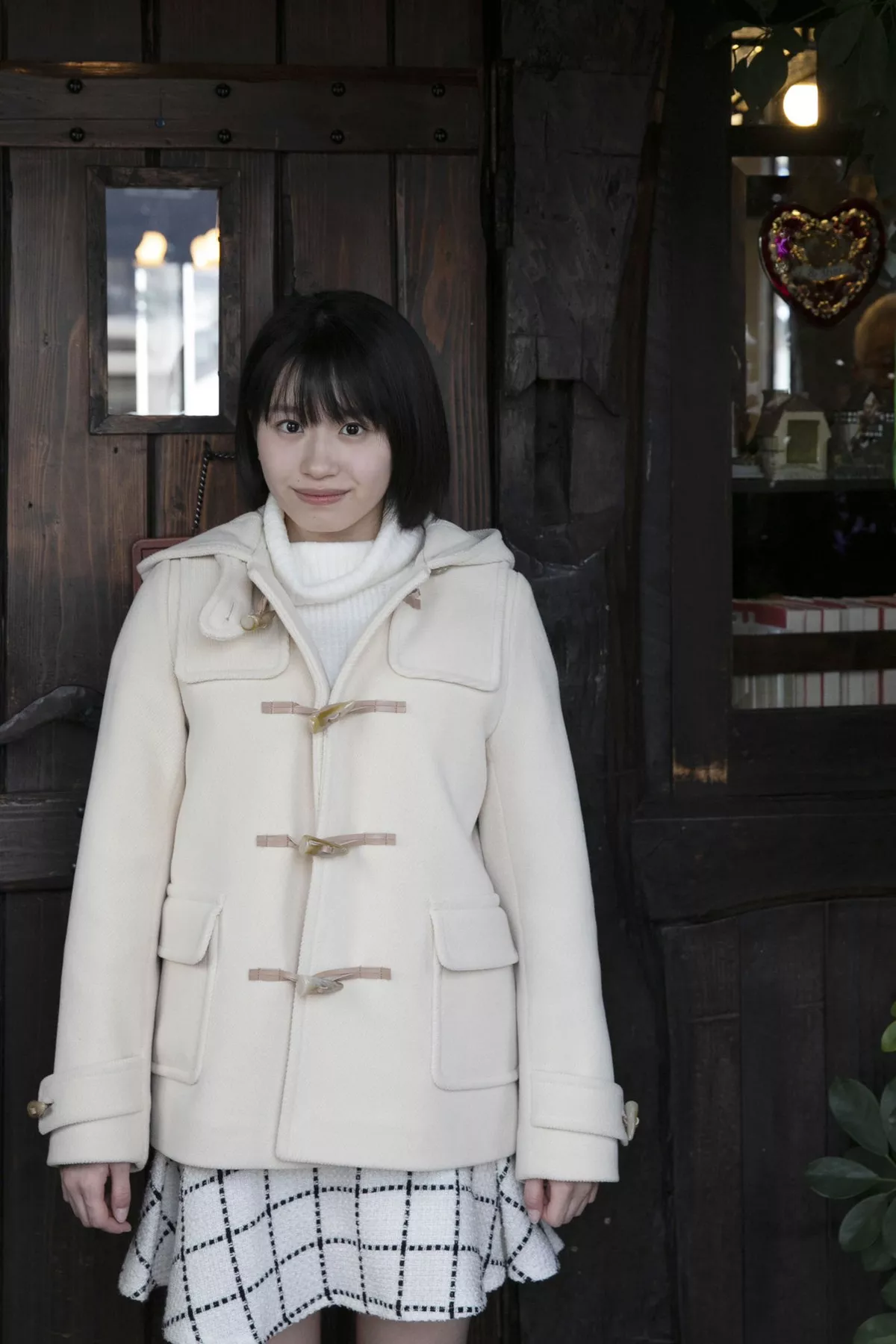 日本清纯美少女浅仓树树教室学生制服+沙滩边性感比基尼秀完美身材写真101P