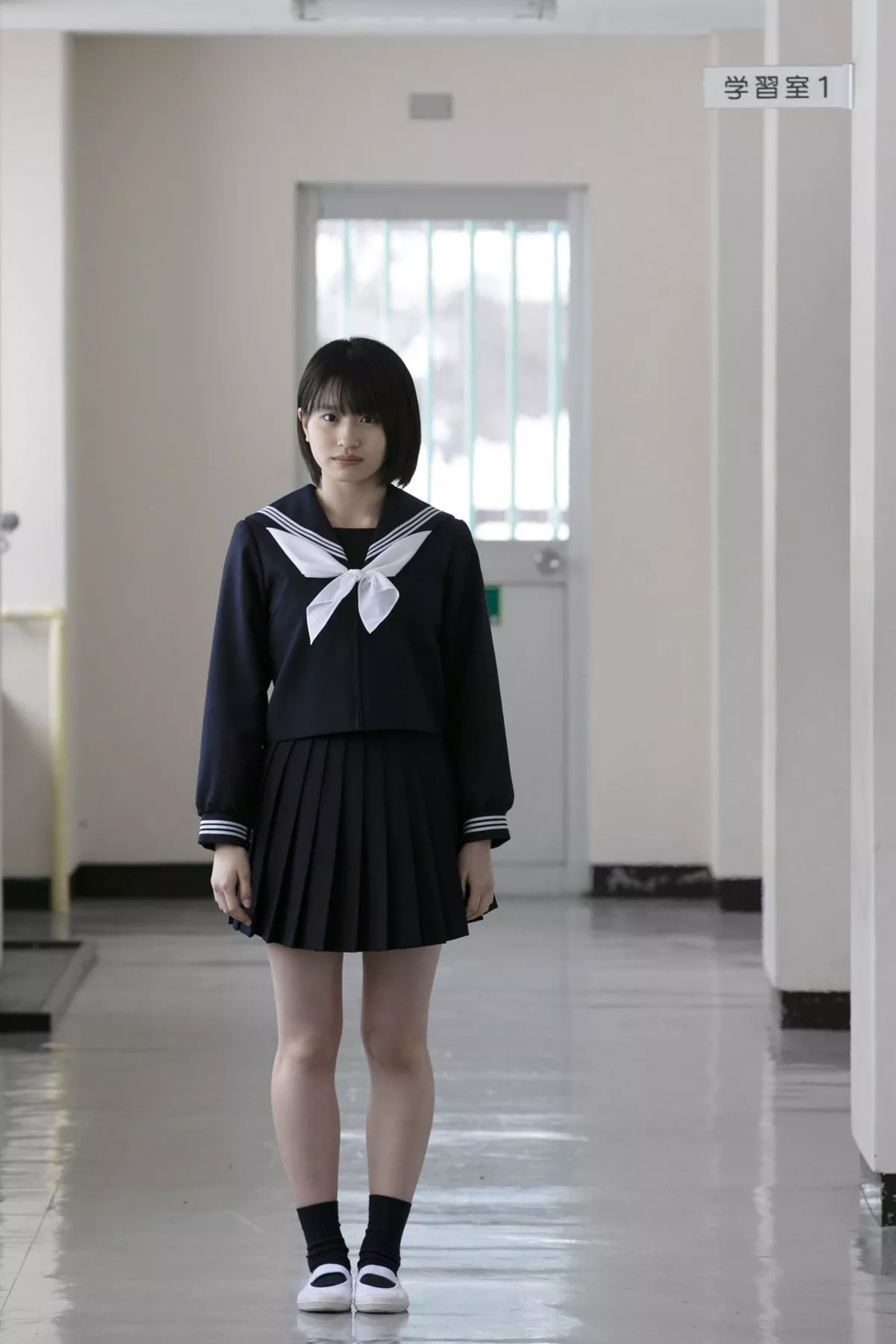 日本清纯美少女浅仓树树教室学生制服+沙滩边性感比基尼秀完美身材写真101P