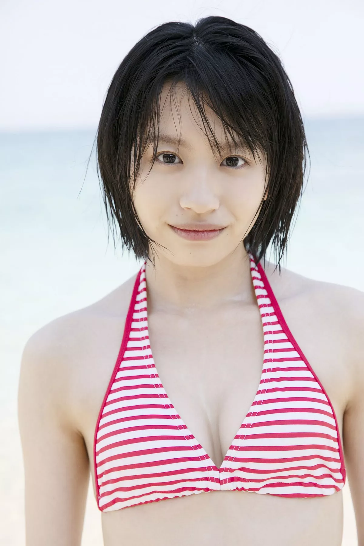 日本清纯美少女浅仓树树教室学生制服+沙滩边性感比基尼秀完美身材写真101P