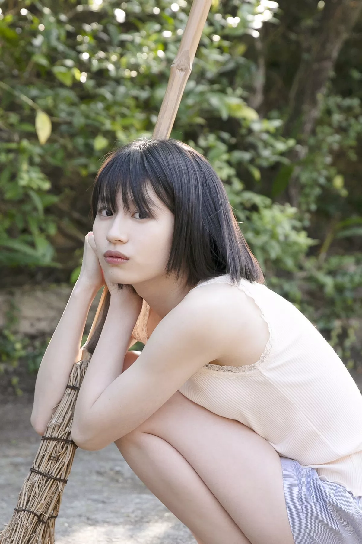 日本清纯美少女浅仓树树教室学生制服+沙滩边性感比基尼秀完美身材写真101P