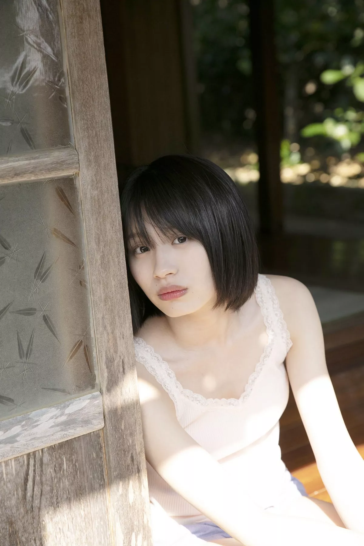 日本清纯美少女浅仓树树教室学生制服+沙滩边性感比基尼秀完美身材写真101P