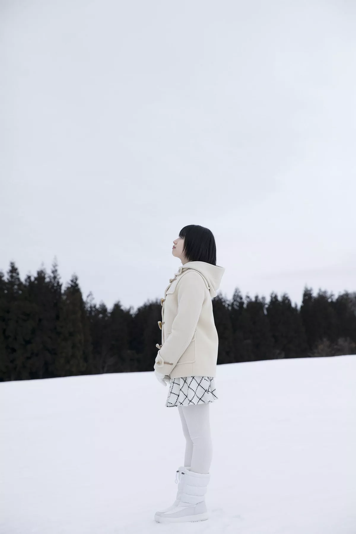 日本清纯美少女浅仓树树教室学生制服+沙滩边性感比基尼秀完美身材写真101P