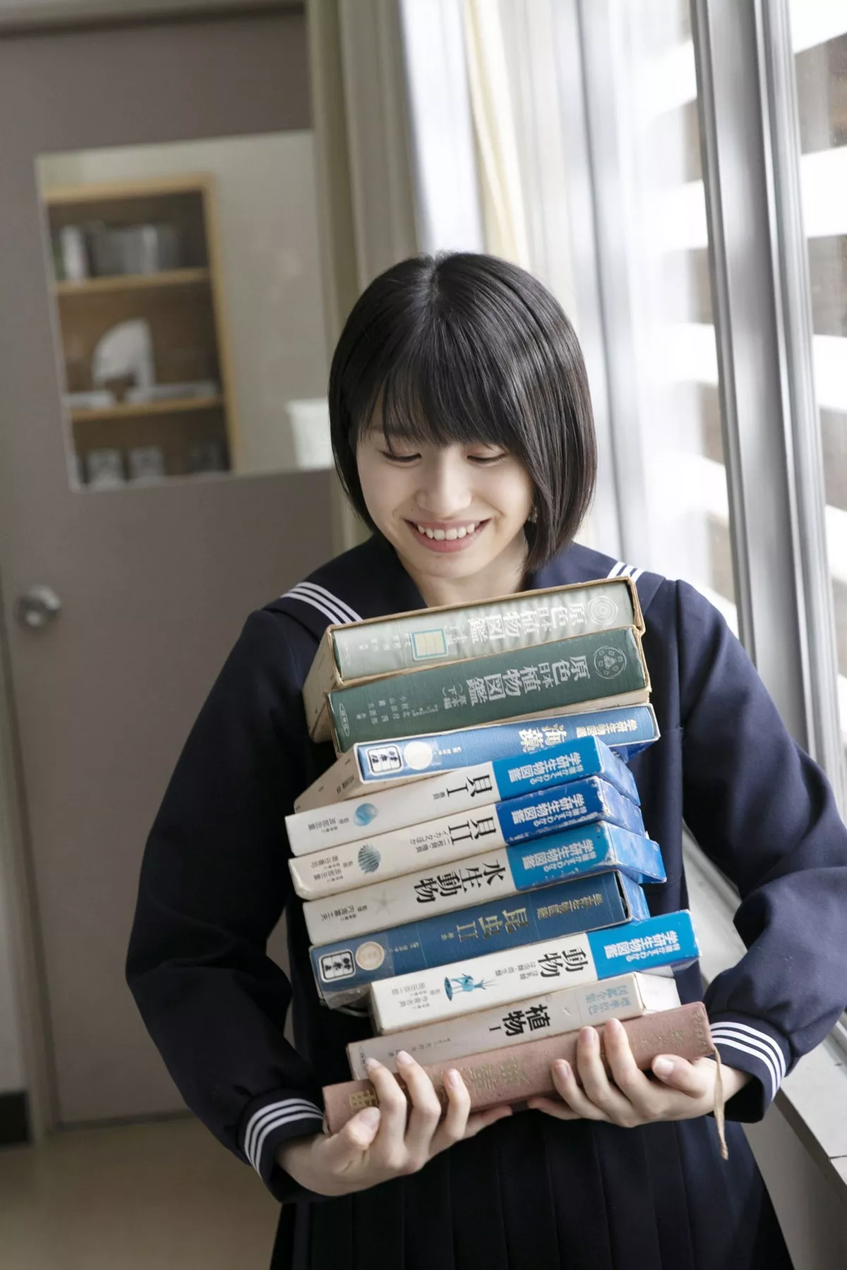 日本清纯美少女浅仓树树教室学生制服+沙滩边性感比基尼秀完美身材写真101P