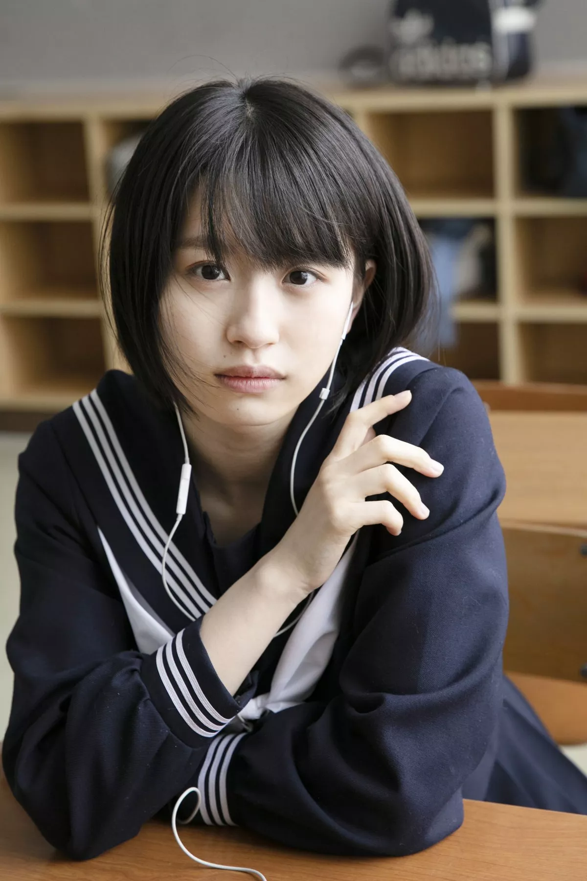 日本清纯美少女浅仓树树教室学生制服+沙滩边性感比基尼秀完美身材写真101P
