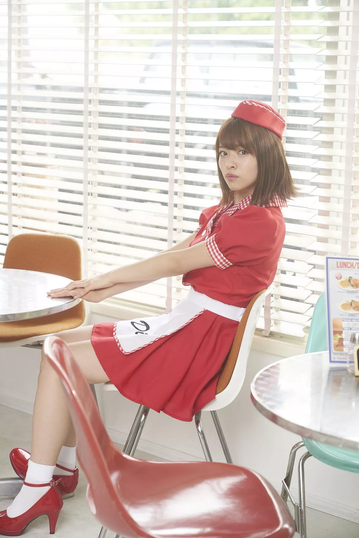 日本美少女金泽朋子室内厨娘+户外和服系列清纯写真100P
