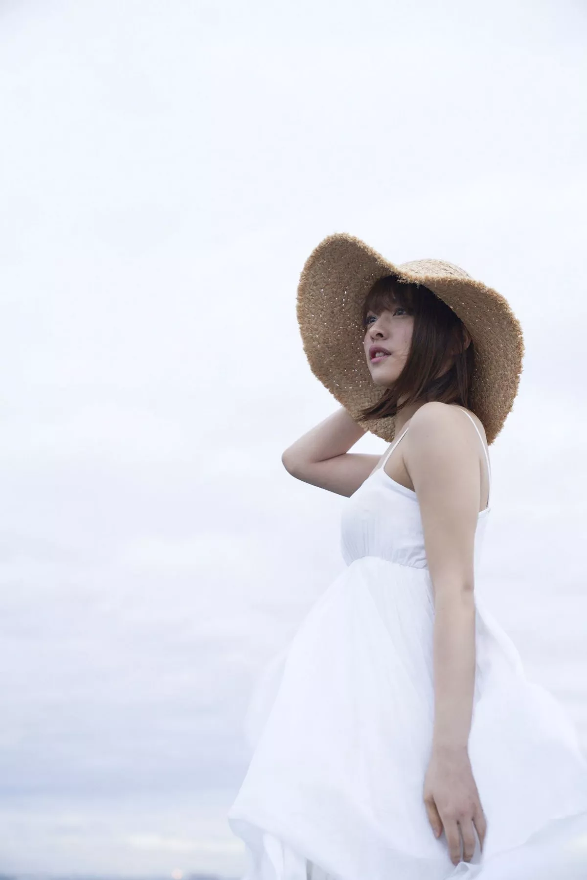 日本美少女金泽朋子室内厨娘+户外和服系列清纯写真100P
