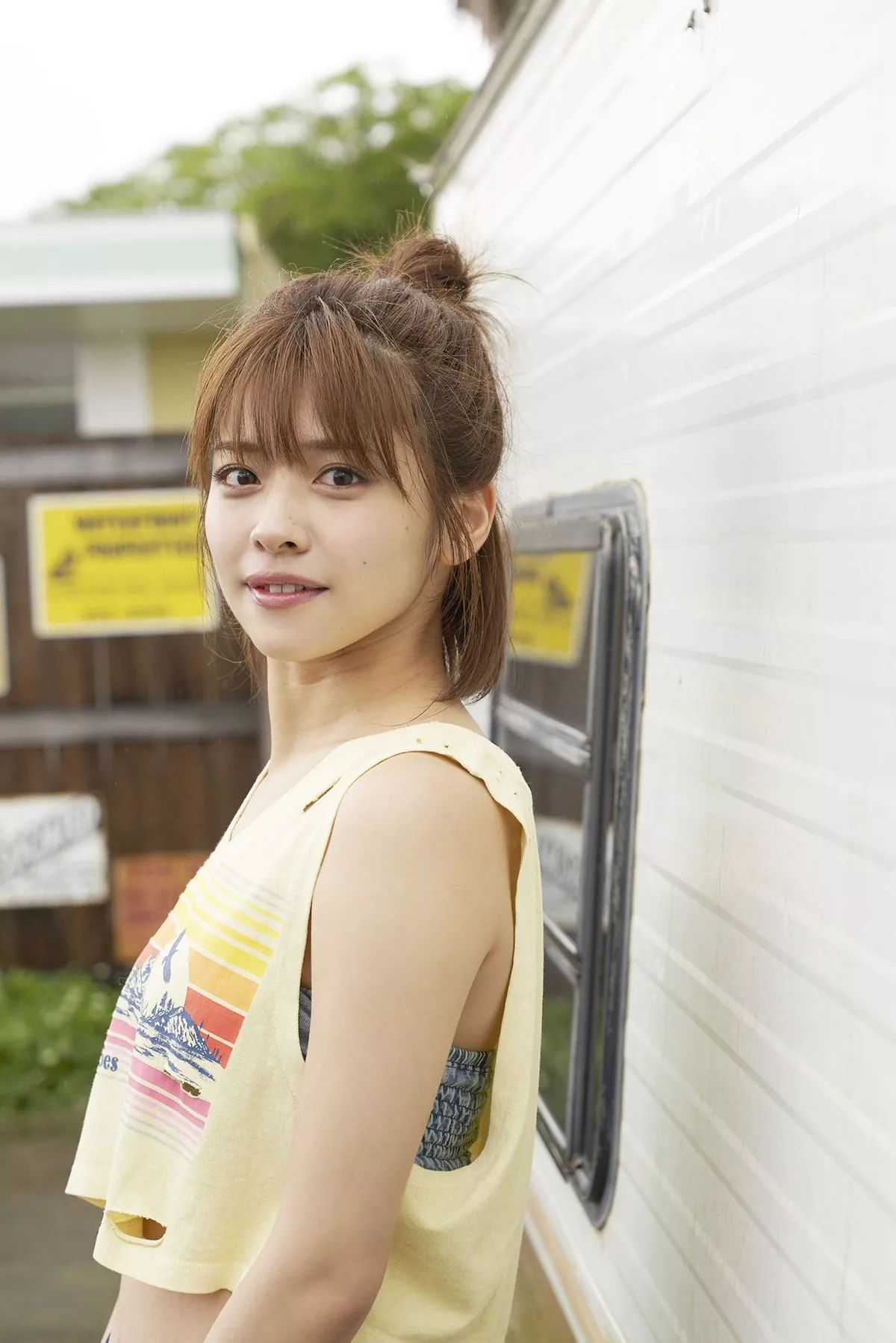 日本美少女金泽朋子室内厨娘+户外和服系列清纯写真100P