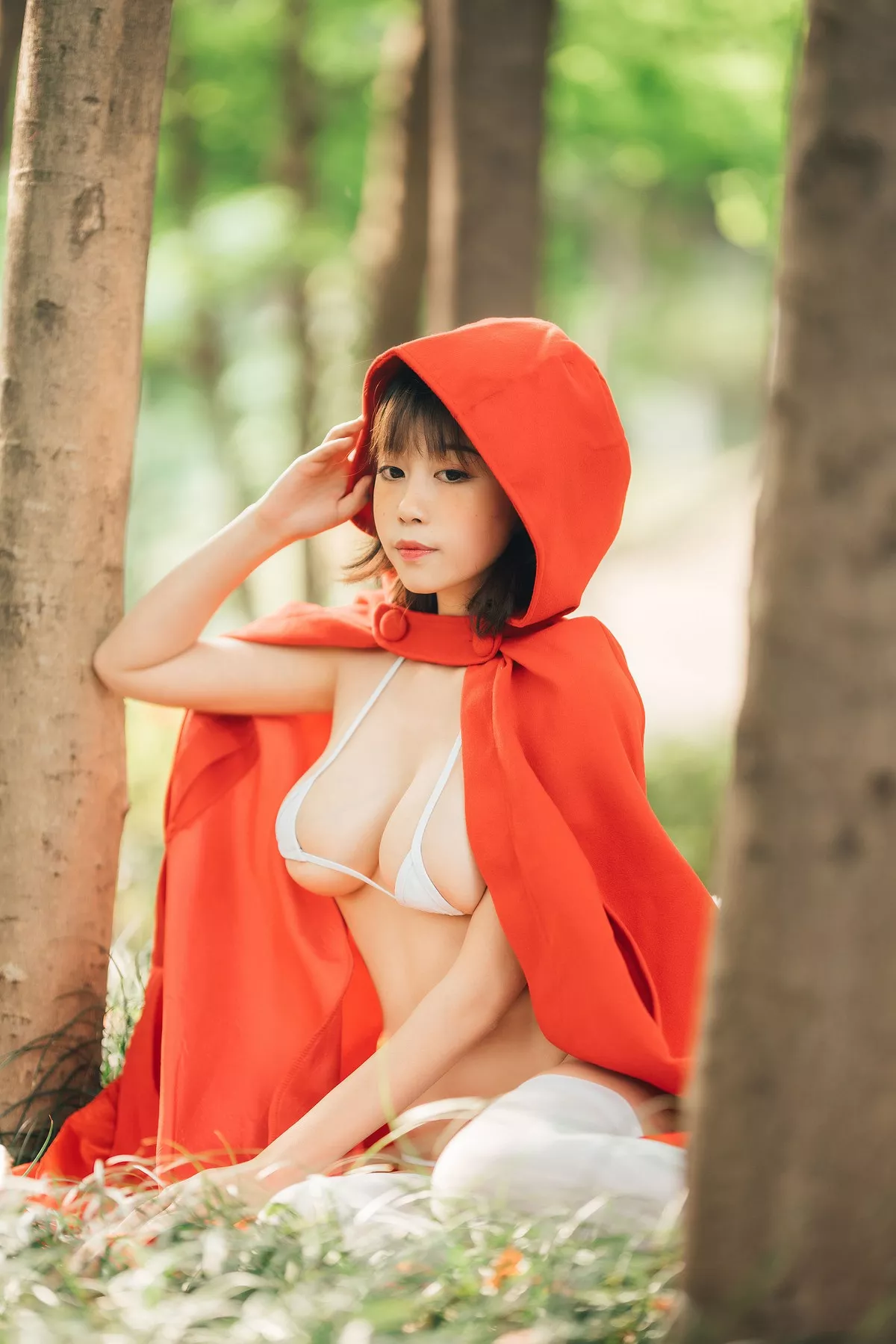 萌妹奈汐酱nice大红帽主题户外白色三点式性感内衣秀完美身材诱惑写真26P