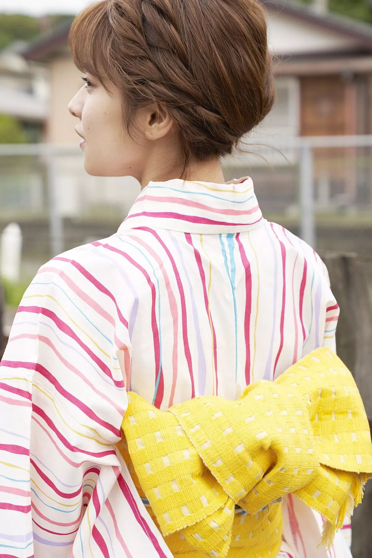 日本美少女金泽朋子室内厨娘+户外和服系列清纯写真100P