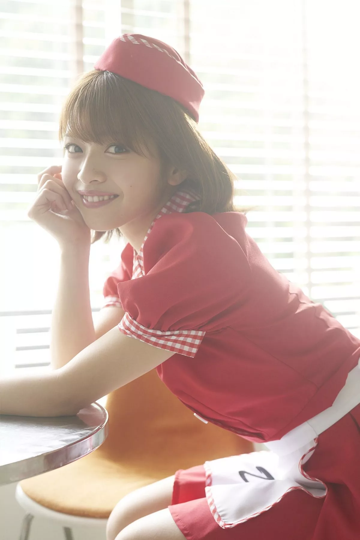 日本美少女金泽朋子室内厨娘+户外和服系列清纯写真100P