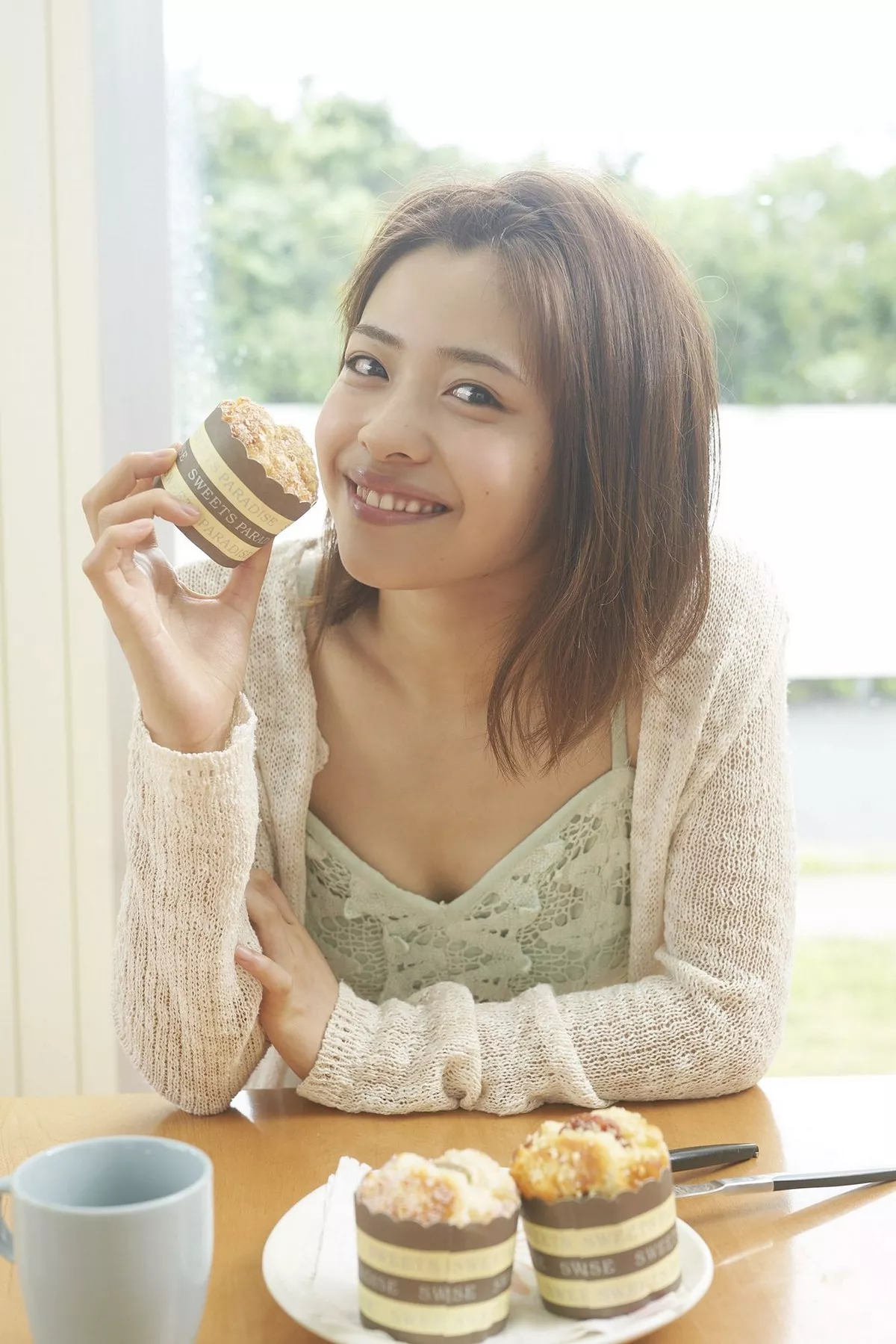 日本美少女金泽朋子室内厨娘+户外和服系列清纯写真100P