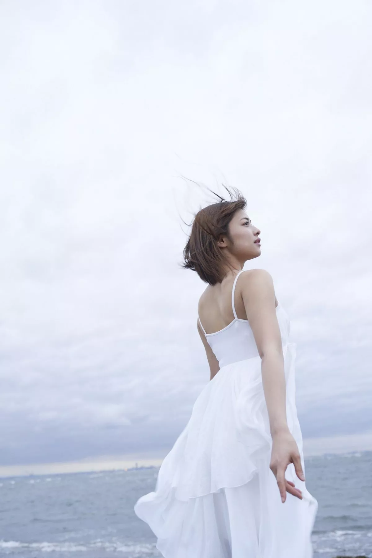 日本美少女金泽朋子室内厨娘+户外和服系列清纯写真100P