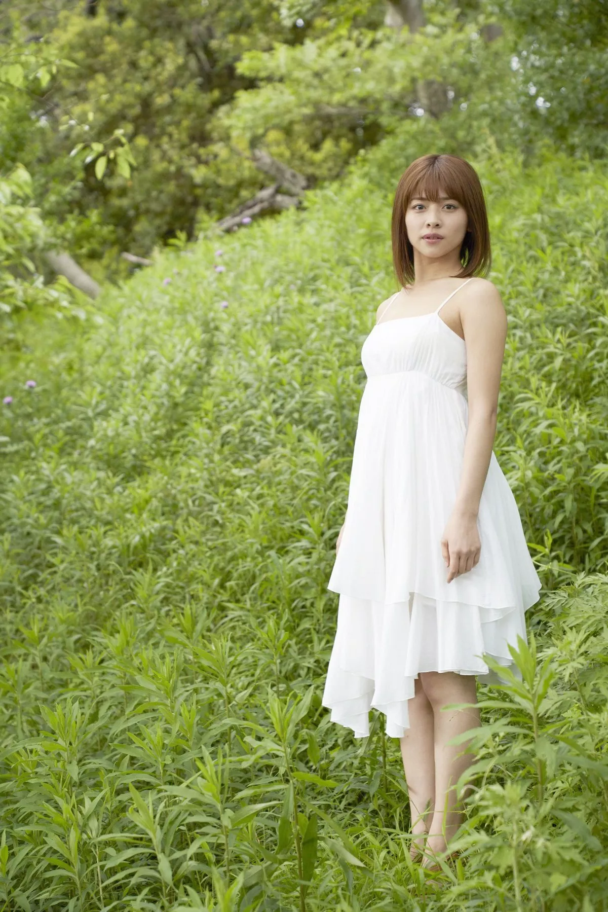 日本美少女金泽朋子室内厨娘+户外和服系列清纯写真100P