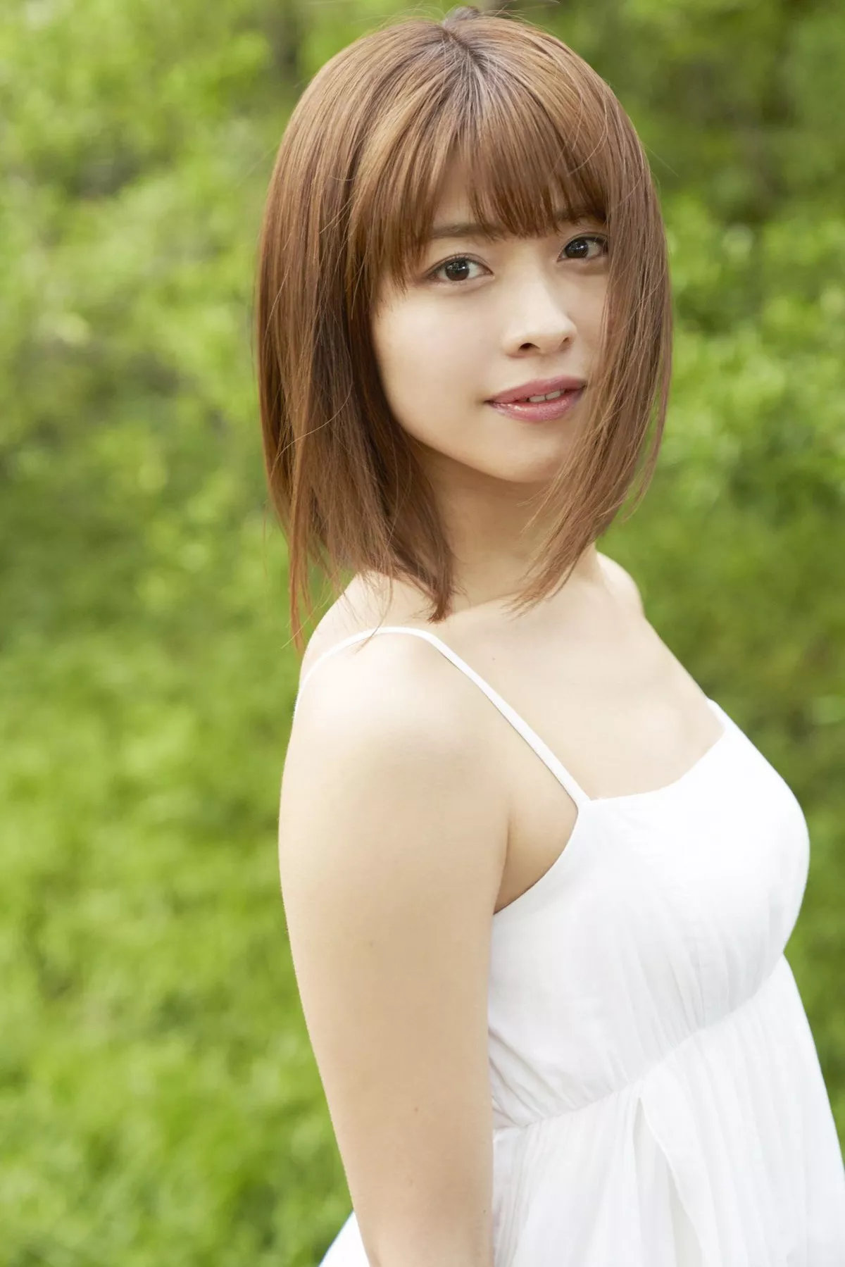 日本美少女金泽朋子室内厨娘+户外和服系列清纯写真100P
