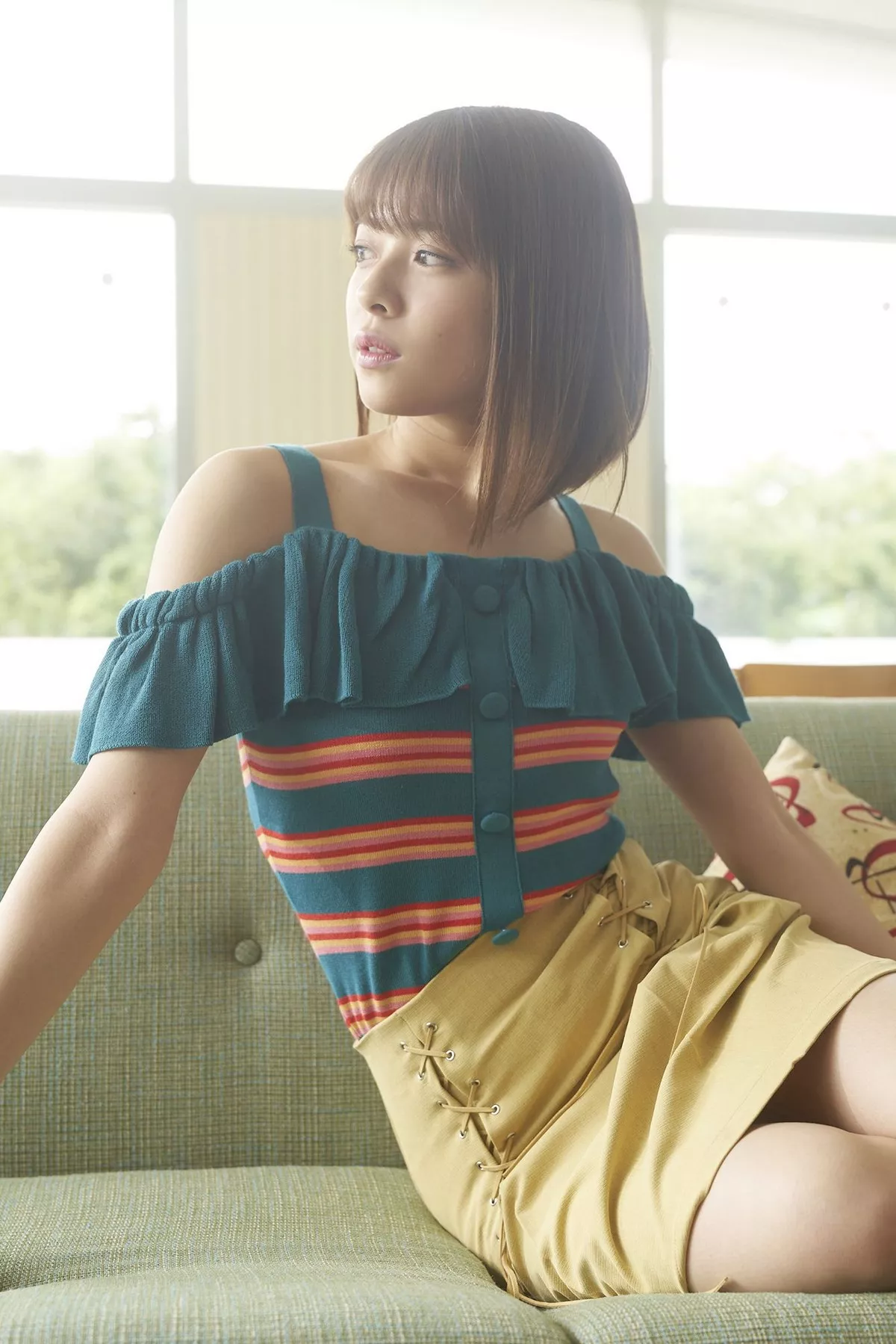日本美少女金泽朋子室内厨娘+户外和服系列清纯写真100P