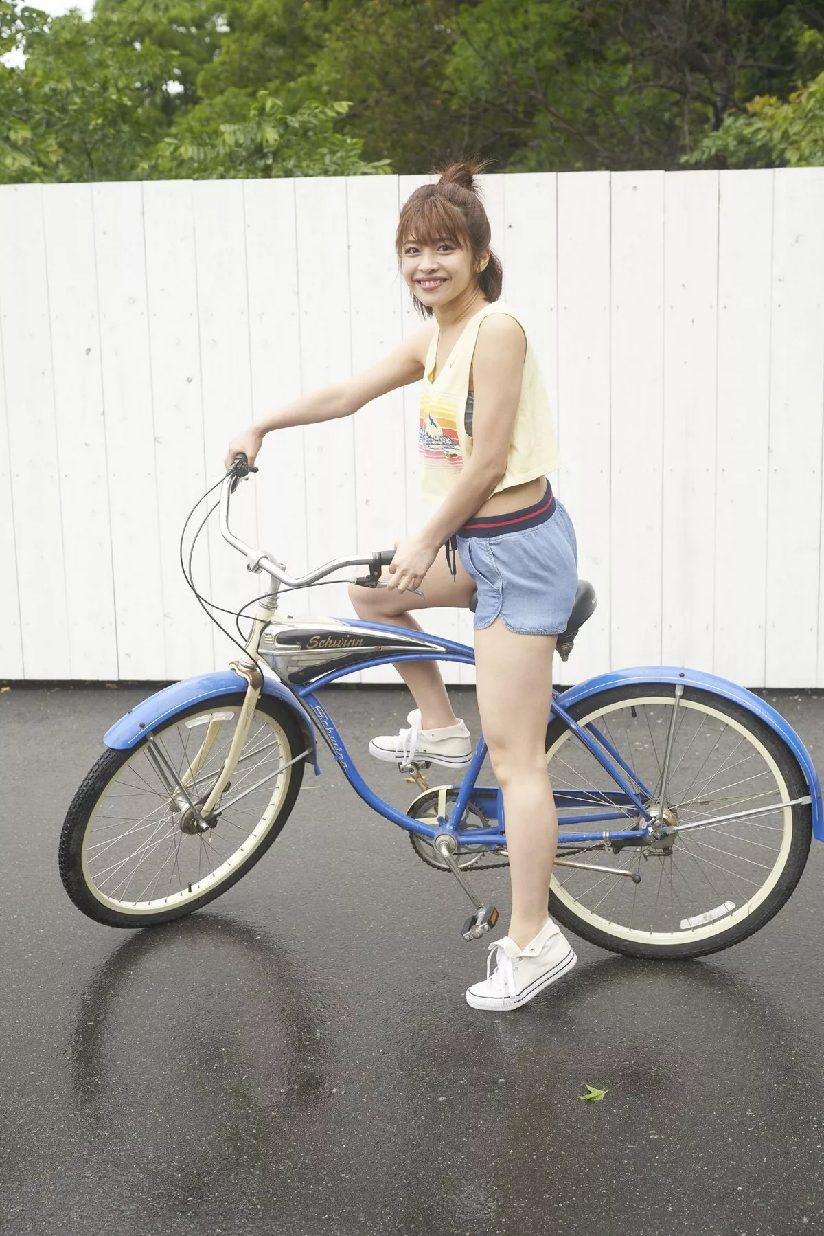 日本美少女金泽朋子室内厨娘+户外和服系列清纯写真100P