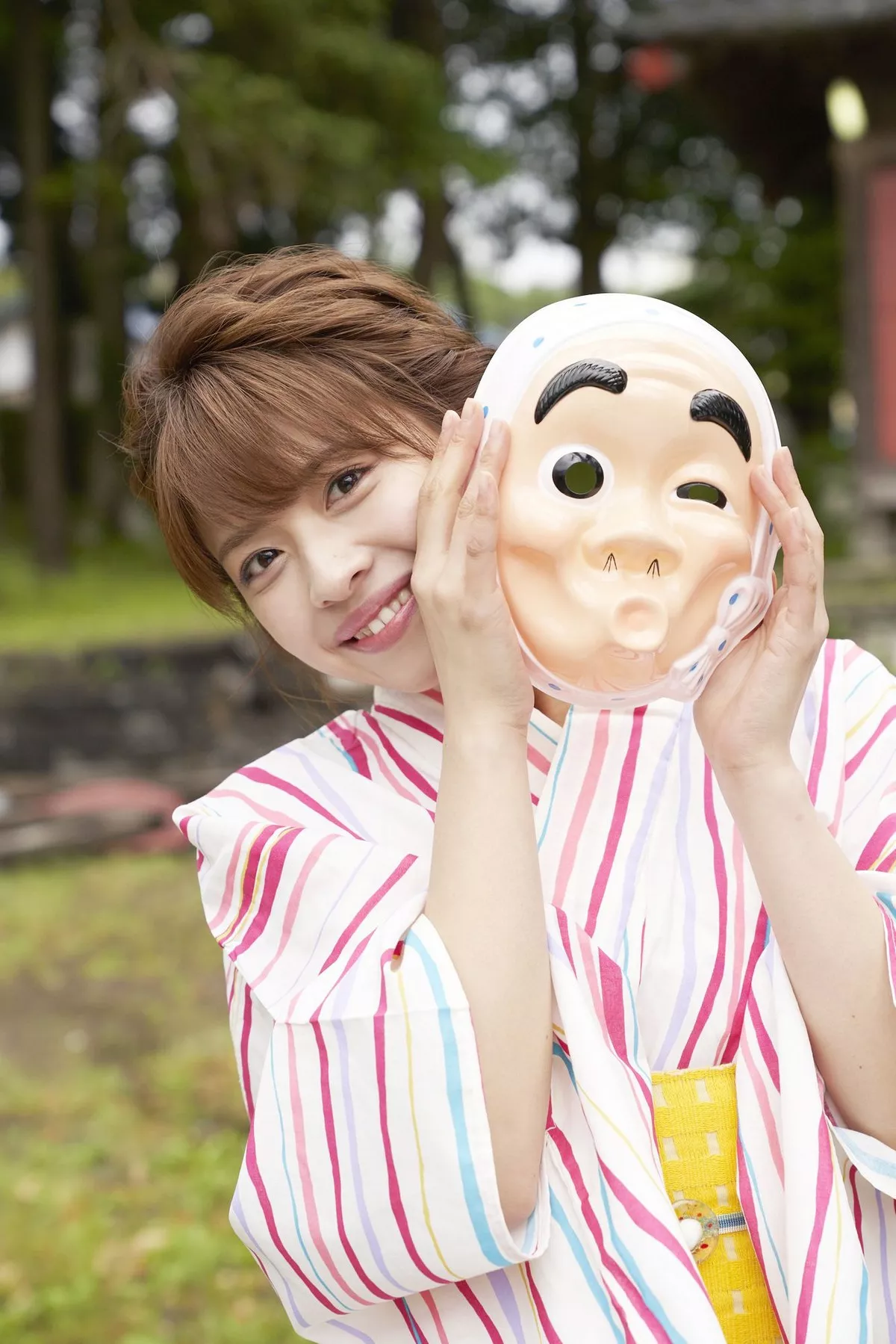 日本美少女金泽朋子室内厨娘+户外和服系列清纯写真100P