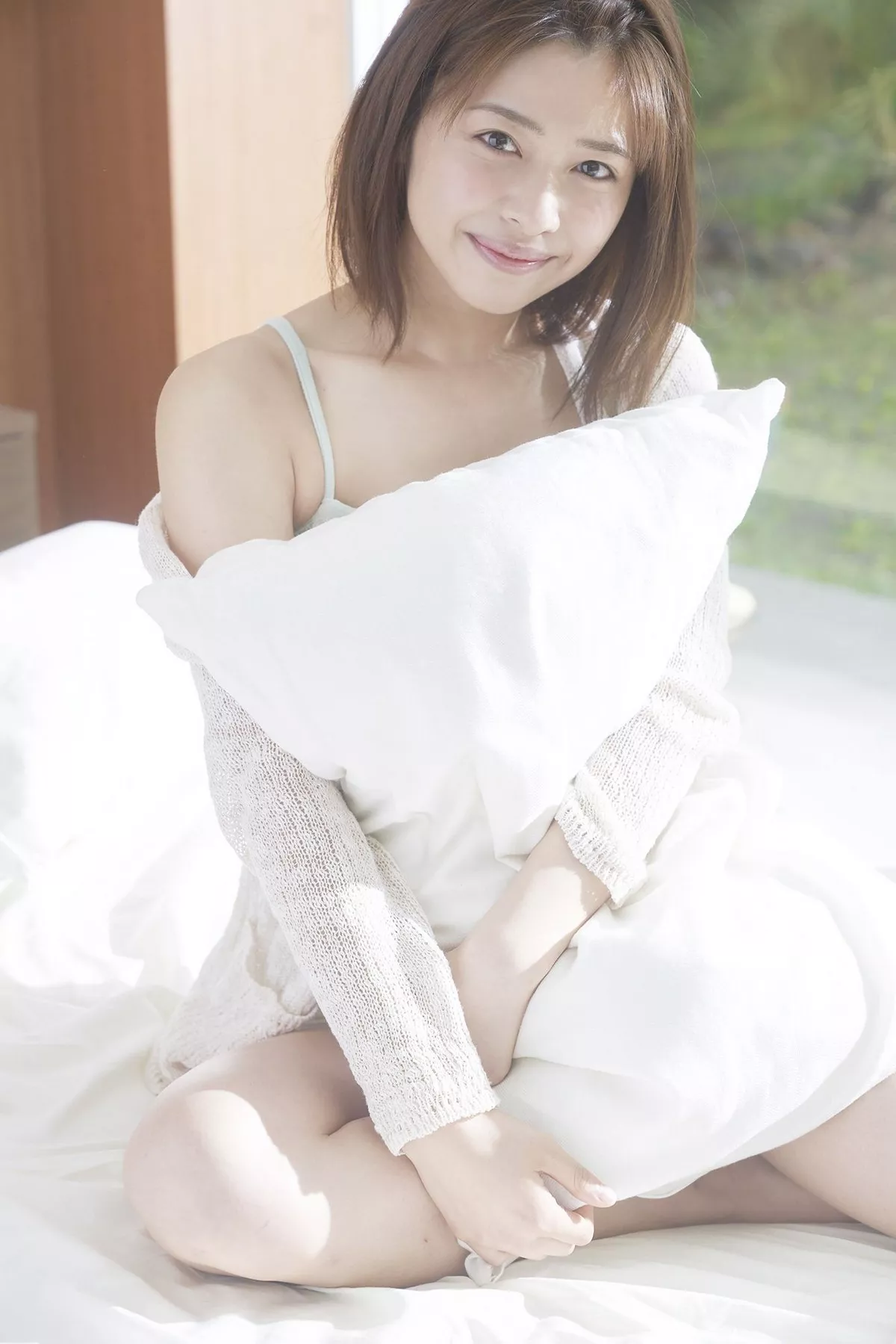 日本美少女金泽朋子室内厨娘+户外和服系列清纯写真100P