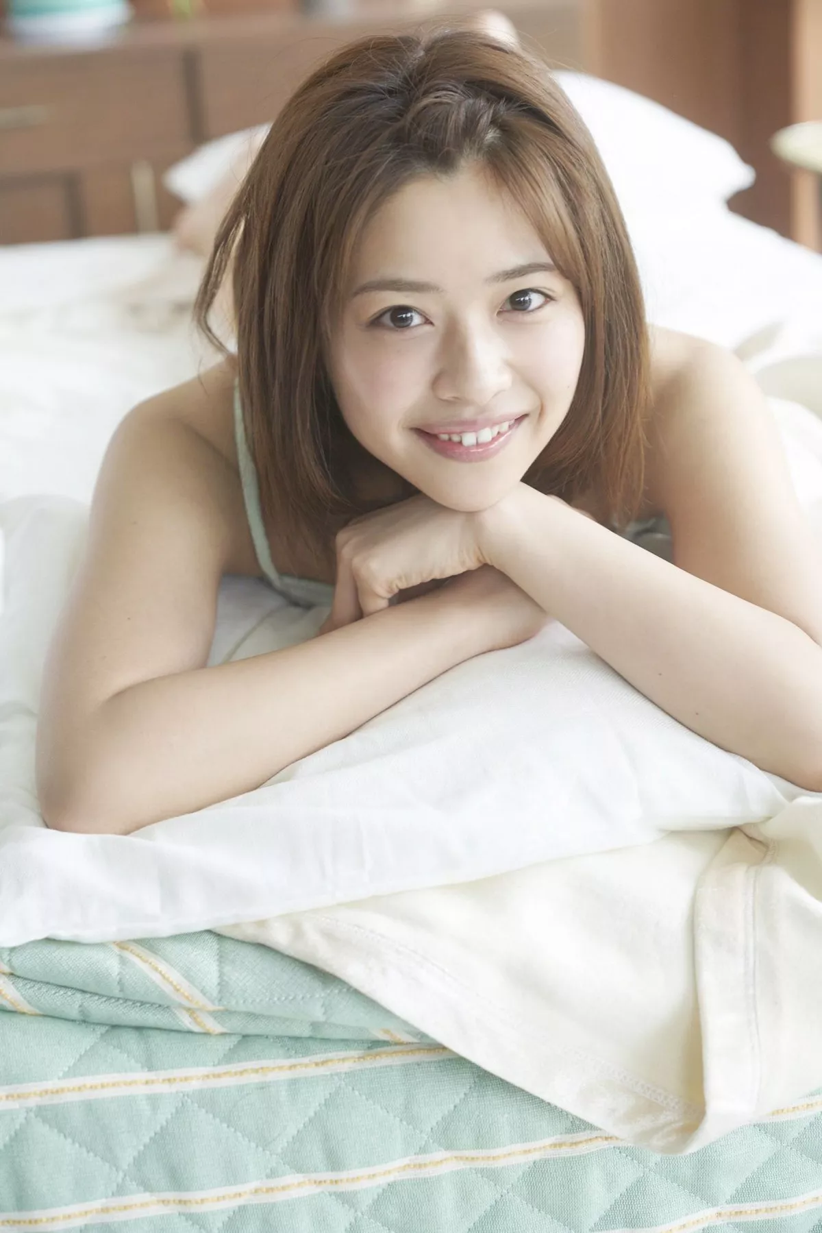 日本美少女金泽朋子室内厨娘+户外和服系列清纯写真100P