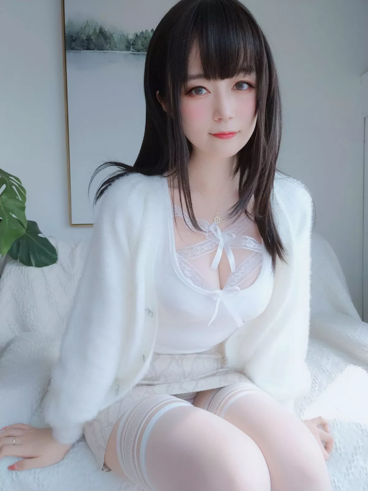 Coser小姐姐白银81白蕾丝主题私房性感内衣配白丝袜秀完美身材诱惑写真106P