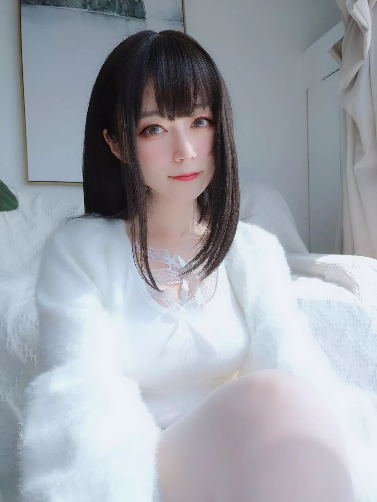 Coser小姐姐白银81白蕾丝主题私房性感内衣配白丝袜秀完美身材诱惑写真106P