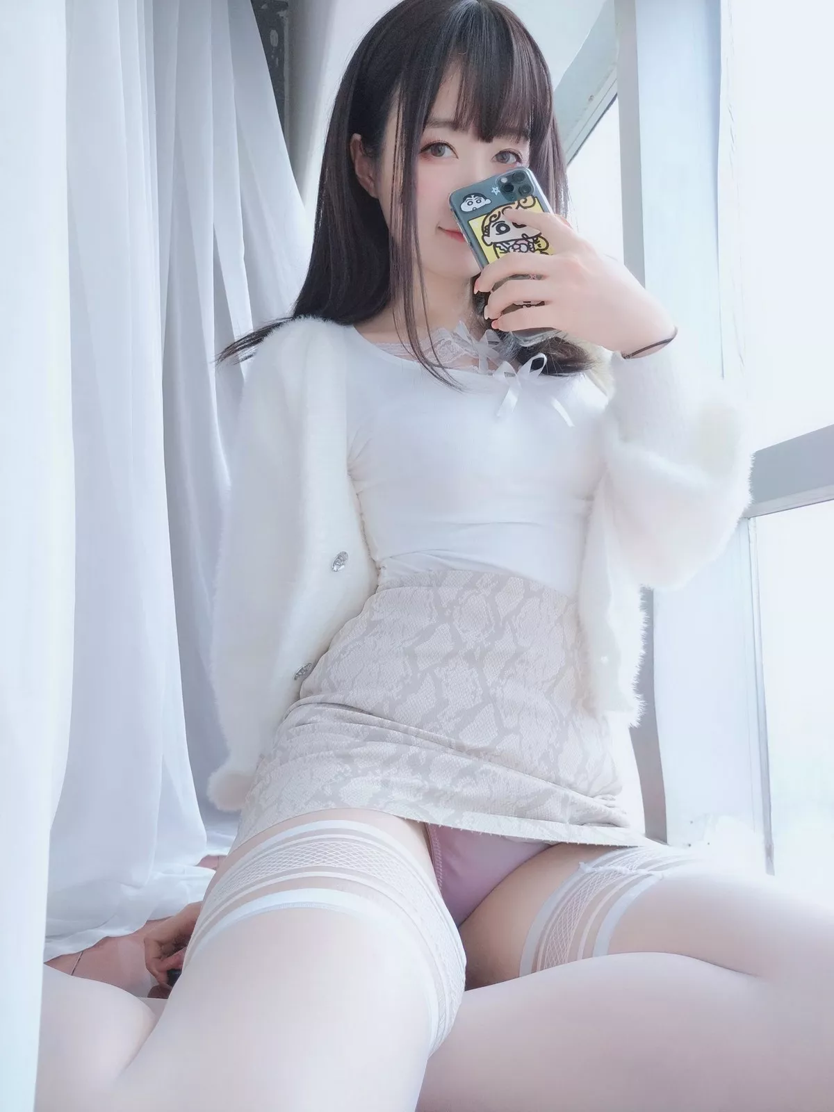 Coser小姐姐白银81白蕾丝主题私房性感内衣配白丝袜秀完美身材诱惑写真106P