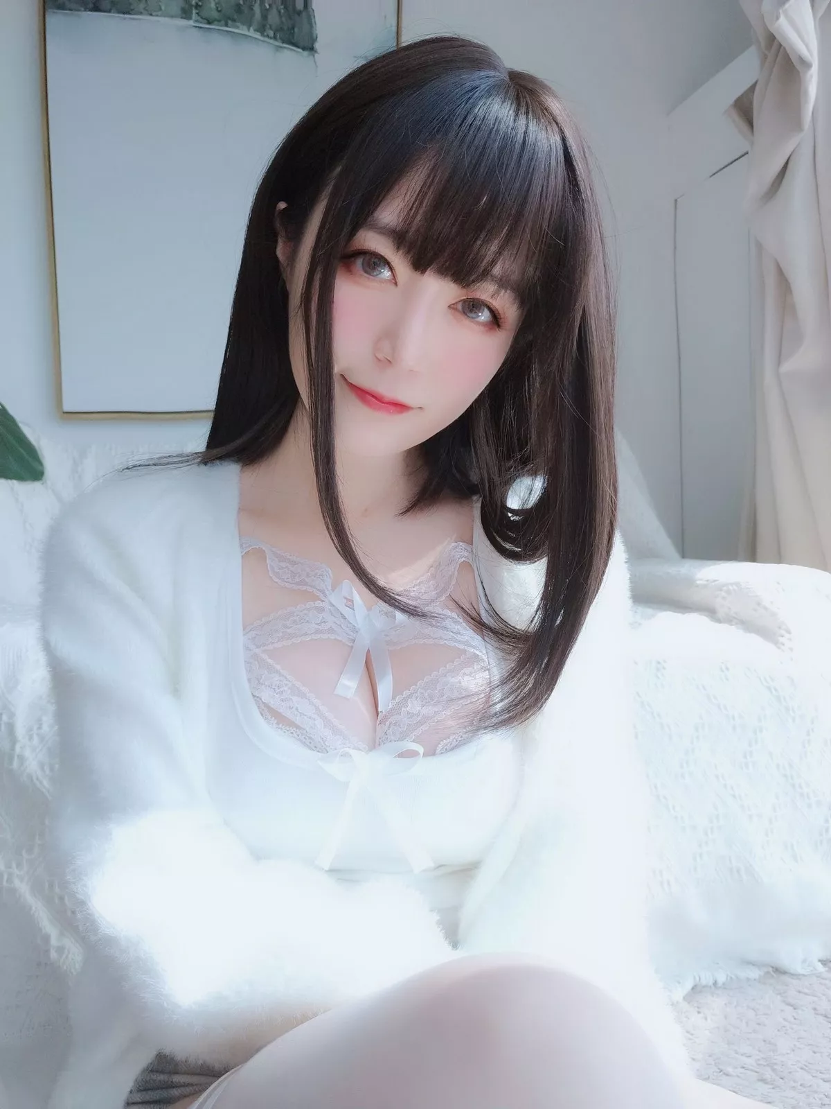 Coser小姐姐白银81白蕾丝主题私房性感内衣配白丝袜秀完美身材诱惑写真106P