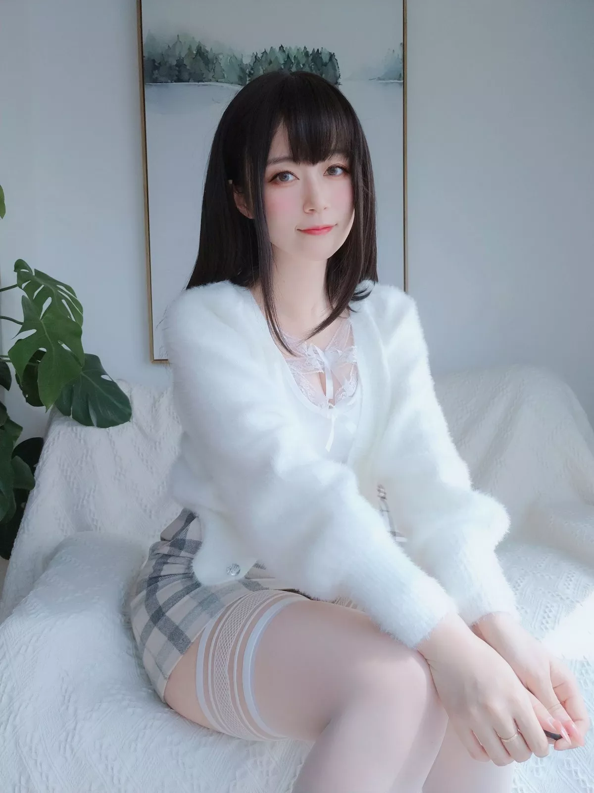 Coser小姐姐白银81白蕾丝主题私房性感内衣配白丝袜秀完美身材诱惑写真106P