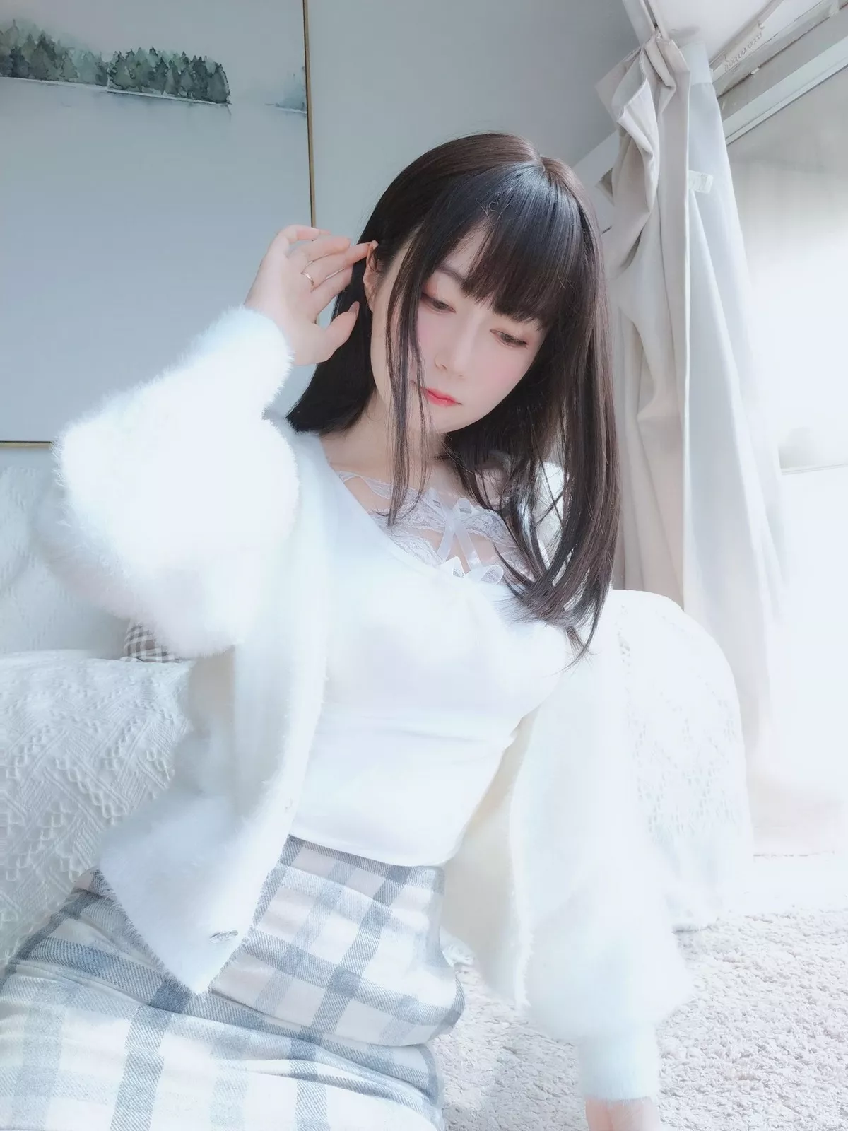 Coser小姐姐白银81白蕾丝主题私房性感内衣配白丝袜秀完美身材诱惑写真106P