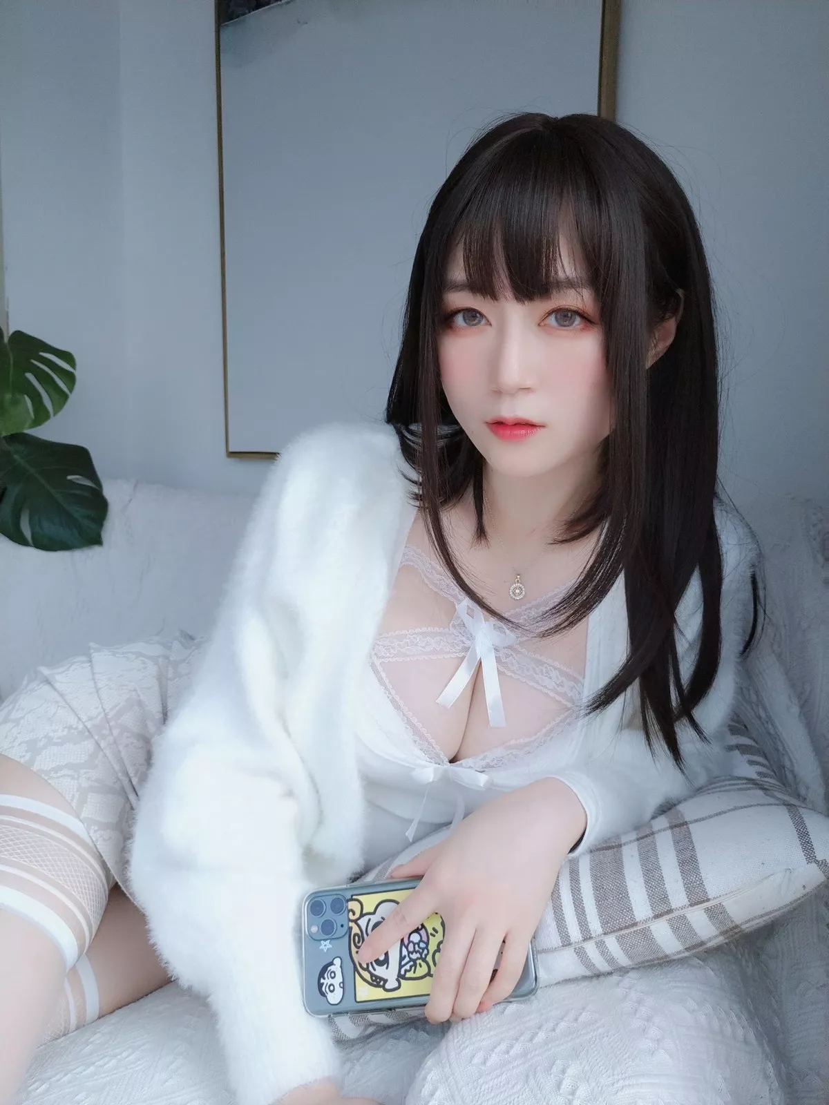 Coser小姐姐白银81白蕾丝主题私房性感内衣配白丝袜秀完美身材诱惑写真106P