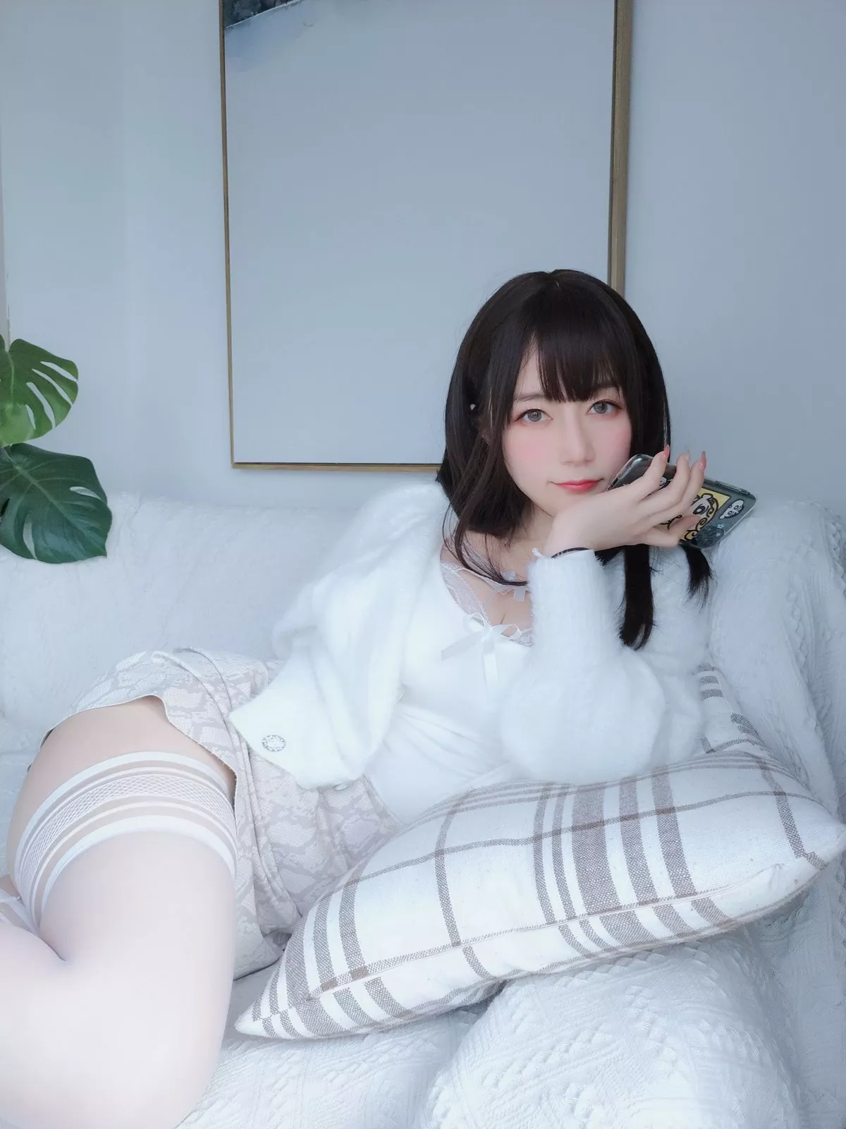 Coser小姐姐白银81白蕾丝主题私房性感内衣配白丝袜秀完美身材诱惑写真106P