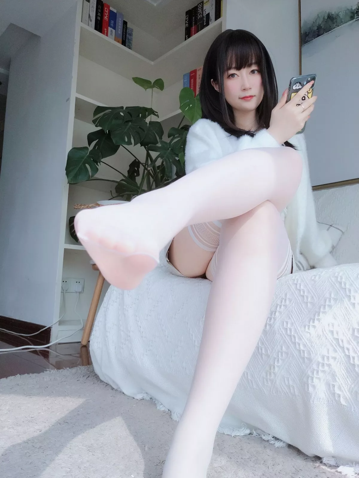 Coser小姐姐白银81白蕾丝主题私房性感内衣配白丝袜秀完美身材诱惑写真106P