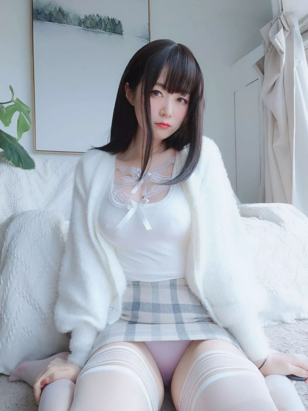 Coser小姐姐白银81白蕾丝主题私房性感内衣配白丝袜秀完美身材诱惑写真106P