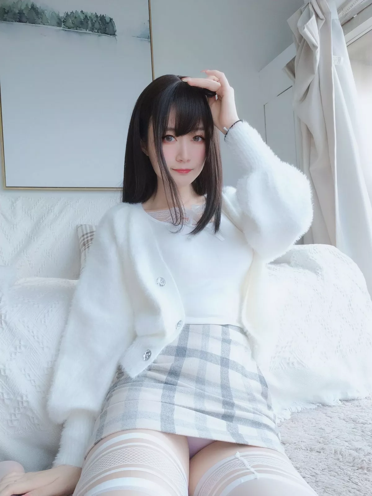 Coser小姐姐白银81白蕾丝主题私房性感内衣配白丝袜秀完美身材诱惑写真106P