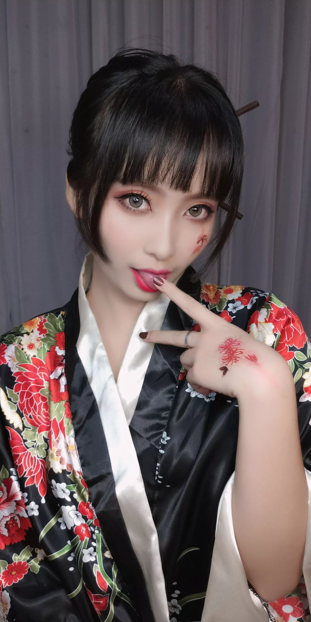 动漫博主洛璃LoLiSAMA歌舞伎主题真空服饰配黑色丁字裤惹火诱惑写真92P